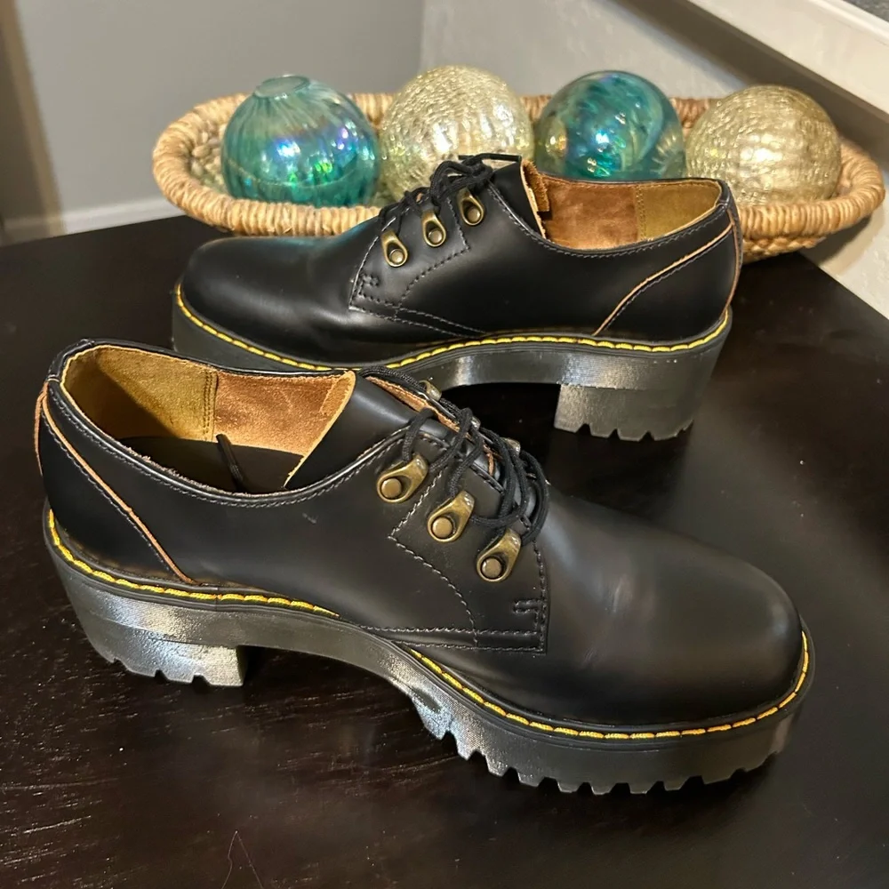 Dr Martens Chunky black platform Leonalo shoes Size 10 New
